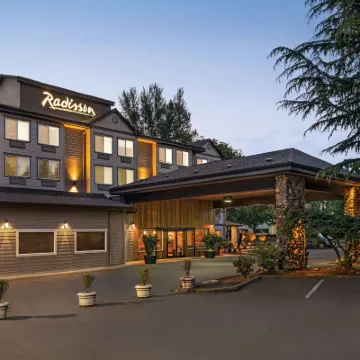 Radisson Hotel Portland Airport Hotels near Portland International Airport