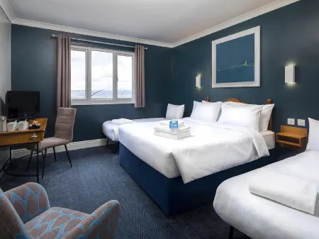 Travelodge London Chigwell Отели в г. Редбридж