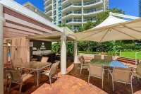 The Crest Apartments Hotels in Main Beach