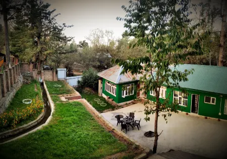 Serene Stay Villa by Doctors Отели в г. Baramulla