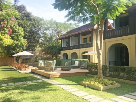 The Apsara Rive Droite Отели рядом с достопримечательностью «Wat Xieng Muan»