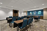 Hampton Inn & Suites by Hilton Ruskin I-75 - parking