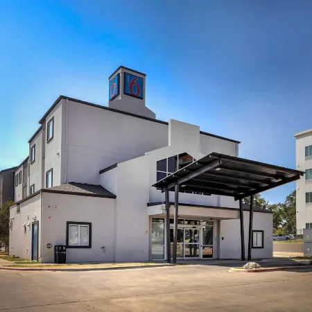 Motel 6 Cedar Park, TX