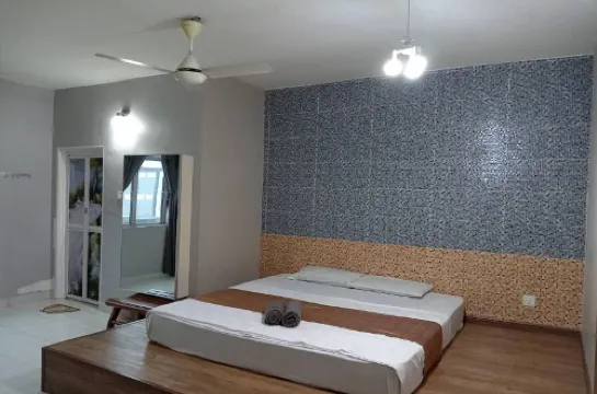 Aeon Tebrau Homestay And D-Hotel