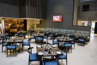Royal Orchid Golden Suites Pune - พร้อมอาหารเช้า