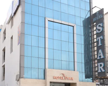 Hotel Star by Star Group Hotels in Noida