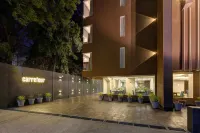Hotel Carrefour Các khách sạn gần Nehru Bridge