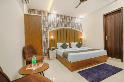 Hotel Paras Hotels near Radha Govind Mandir, Zirakpur (Chandigarh)