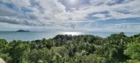 Sis and Sea Villa