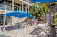 Beautiful 3 Story 8,000 Sq Ft Oceanside Mansion Hotels near Cades Bay