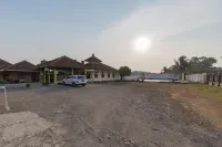 RedDoorz Syariah at Bumi Eyang Enin Homestay Tasikmalaya Hotels in Cikunten
