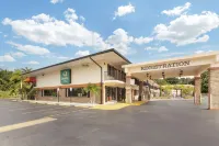 Quality Inn Florida City - Gateway to the Keys - parking