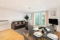 Skyvillion - Spacious 2Bed W/Balcony in Barnet