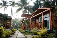 Tranquill Riverside Luxury Chalets Hotel a Pilerne Industrial Estates