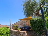 La Terrazza, Historic Tuscan Stone Residence with Garden and Terrace in Cetona Hotels in Cetona