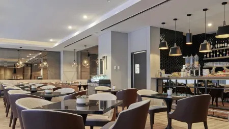 Hinode Hills Niseko Village, Curio Collection by Hilton Отели рядом с достопримечательностью «Niseko Village Pure»