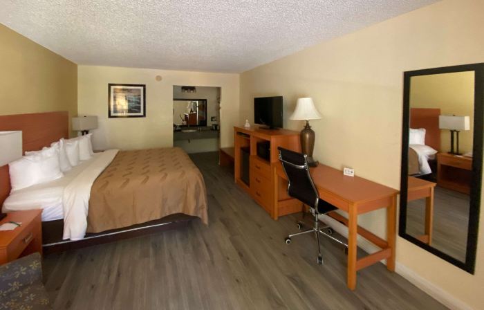 Quality Inn Near Manatee Springs State Park
