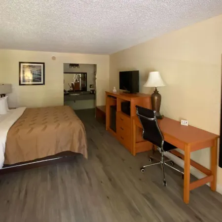 Quality Inn Near Manatee Springs State Park