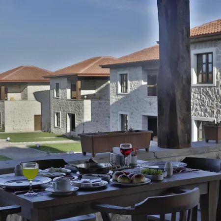 Elevres Stone House Hotel