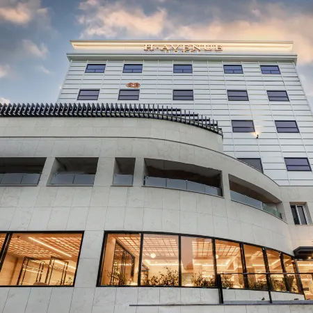 Gyeongju H Avenue Gyeongju City Hall Branch Отели рядом с достопримечательностью «Храм Сундокджон»