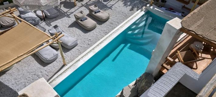 Sandaya Luxury Suites Hotels in Naoussa
