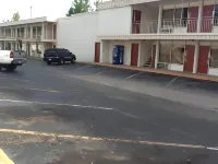 Red Carpet Inn - Augusta - Motels