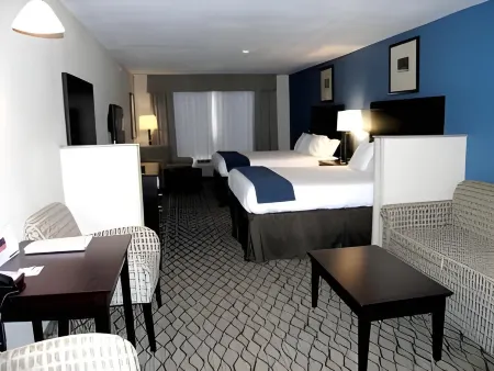 Holiday Inn Express & Suites BELLE VERNON by IHG