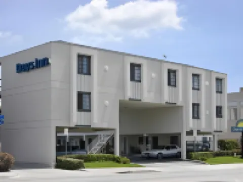 Days Inn by Wyndham Orange Anaheim Hotels in Orange