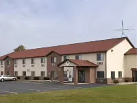 Super 8 by Wyndham Paris IL