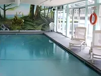 Slumber Lodge - Pools