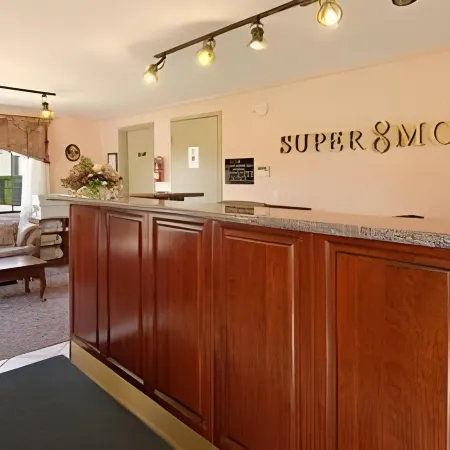 Super 8 by Wyndham Guelph