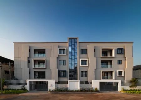 J Square Inn Отели рядом с достопримечательностью «Codissia Trade Fair Complex»