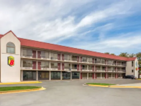 Super 8 by Wyndham Baltimore Northwest Hotels in Baltimore County