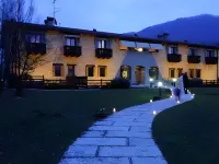 Ai Cadelach Hotel Ristorante Benessere Hotel in zona Piccolo Rifugio Fondazione di Culto e di Religione