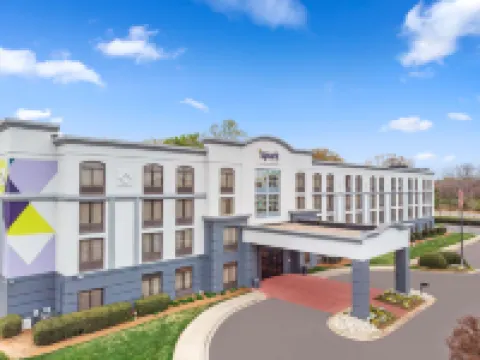 Spark by Hilton Charlotte Tyvola I-77 Hotels near Park Square
