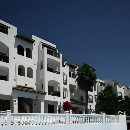 Aparthotel Holiday Center