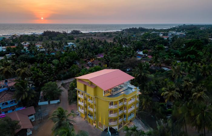 Bedzzz Xclusiv Morjim, Goa by Leisure Hotels