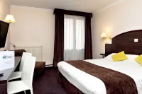 卡奧爾-勒弗朗斯 Brit Hotel酒店 - 停車場