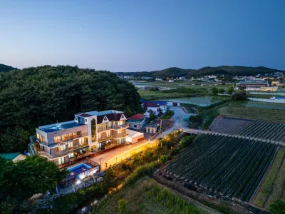 Taean (Anmyeondo) Kkotji Blue Pension 花地海水浴場附近的飯店