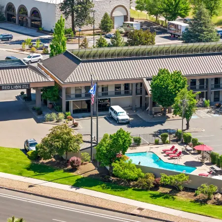 Red Lion Inn & Suites Deschutes River Bend