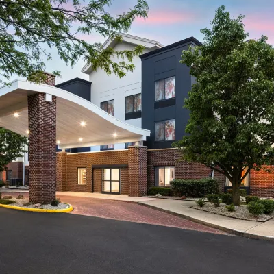 Fairfield Inn & Suites Columbus East Отели рядом с достопримечательностью «Развлекательный центр "Волшебная гора"»