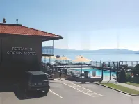 Crown Motel - parking