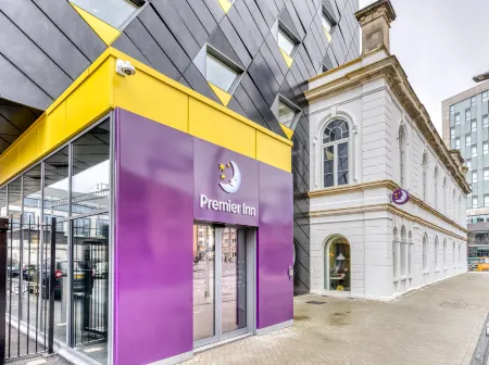 Premier Inn Cardiff City Centre (Stadium) Отели рядом с достопримечательностью «Андерсон Филдс»