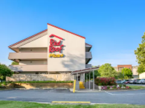 Red Roof Plus+ Baltimore-Washington DC/BWI Airport Hotels in Linthicum Heights