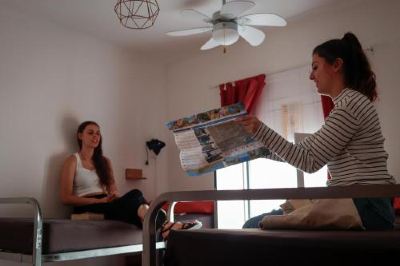 Single Bed in Female 4-Bed Dormitory Room Mana Mana Youth Hostel Photo