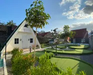 Tropical House and Mini Golf Yogyakarta Hotels in Wedomartani