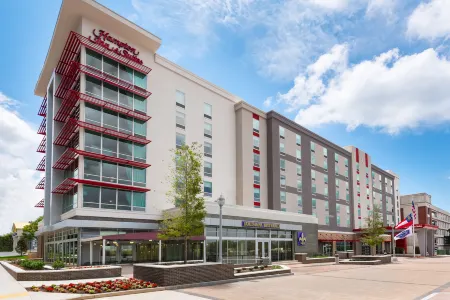 Hampton Inn & Suites Atlanta Buckhead Place Отели в г. Фултон