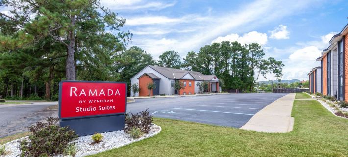 Ramada by Wyndham Studio Suites Dothan Hotels in Dothan