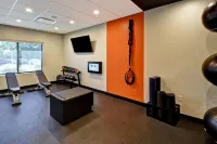 Tru by Hilton Sterling Heights Detroit - gimnasio