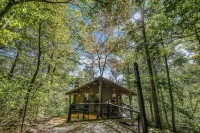 Cliff Haven 1 Bedroom Cabin by RedAwning Hotels in Blount County